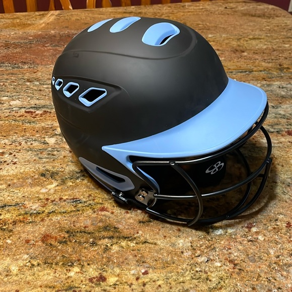 Boombah batting helmet with mask & chin strap - Picture 1 of 8